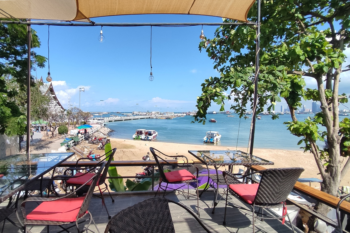 Cozy Beach View Café