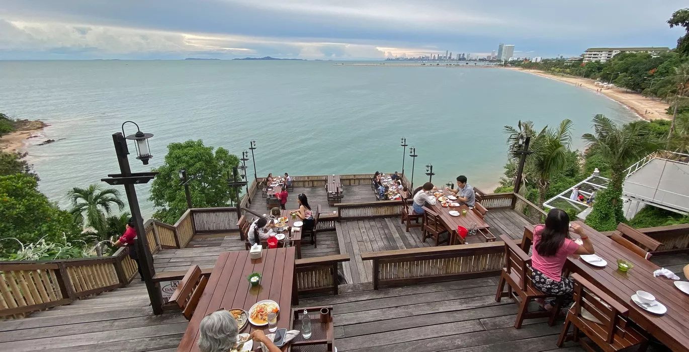 Rimpa Lapin – Romantisches Cliff-Top Dining