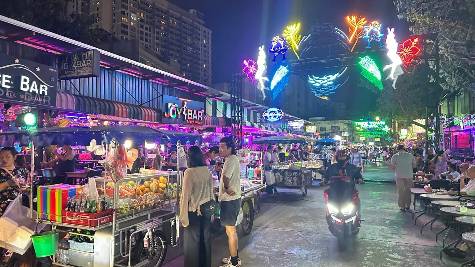 Soi Buakhao Night Market