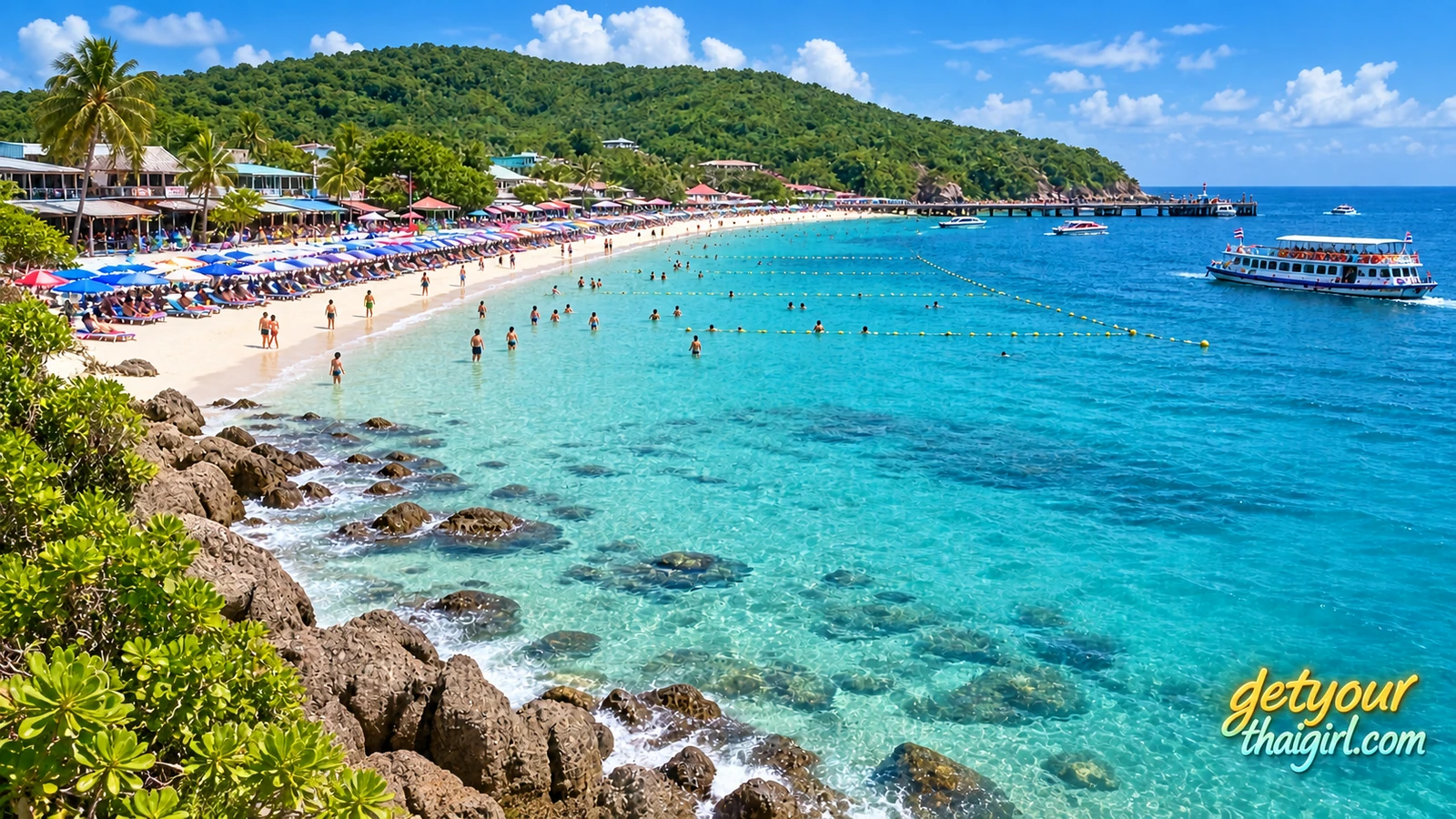Illustration einer belebten Inselbucht bei Pattaya mit Sonnenschirmen, Liegen und einer Fähre vor der Küste.